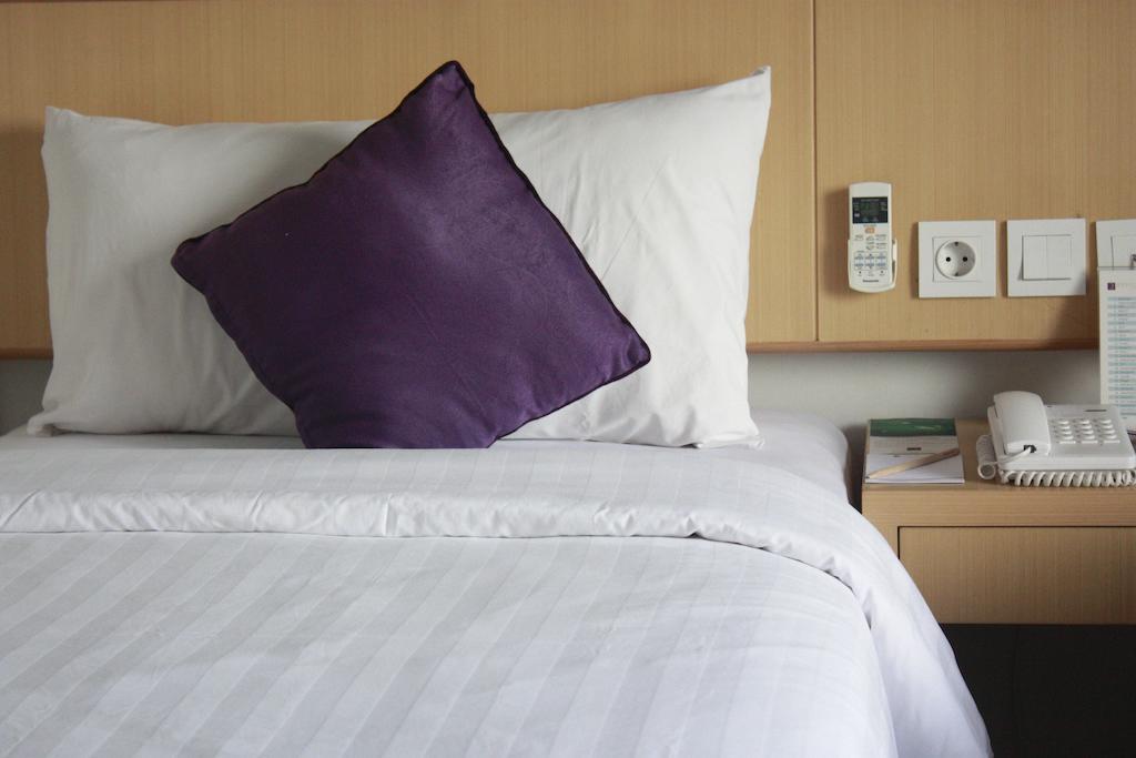 Quest Hotel Kuta By Aston Exterior photo