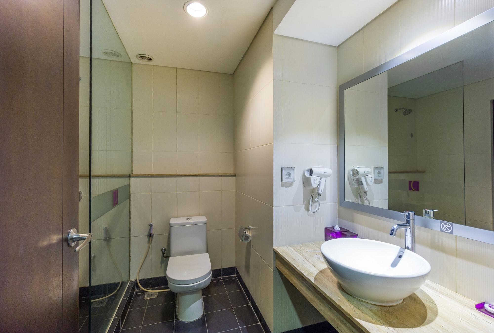 Quest Hotel Kuta By Aston Exterior photo