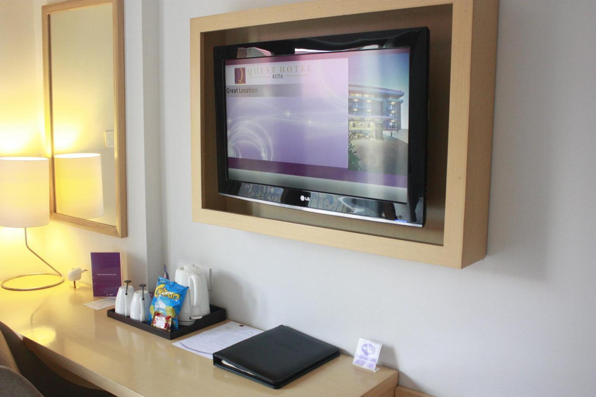 Quest Hotel Kuta By Aston Exterior photo
