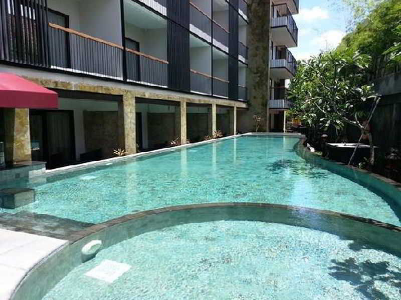 Quest Hotel Kuta By Aston Exterior photo