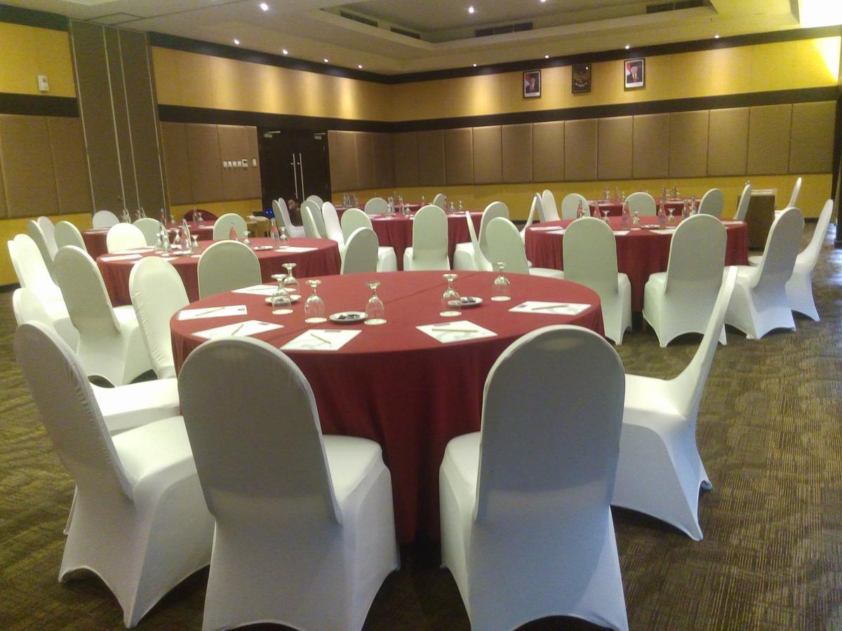 Quest Hotel Kuta By Aston Exterior photo