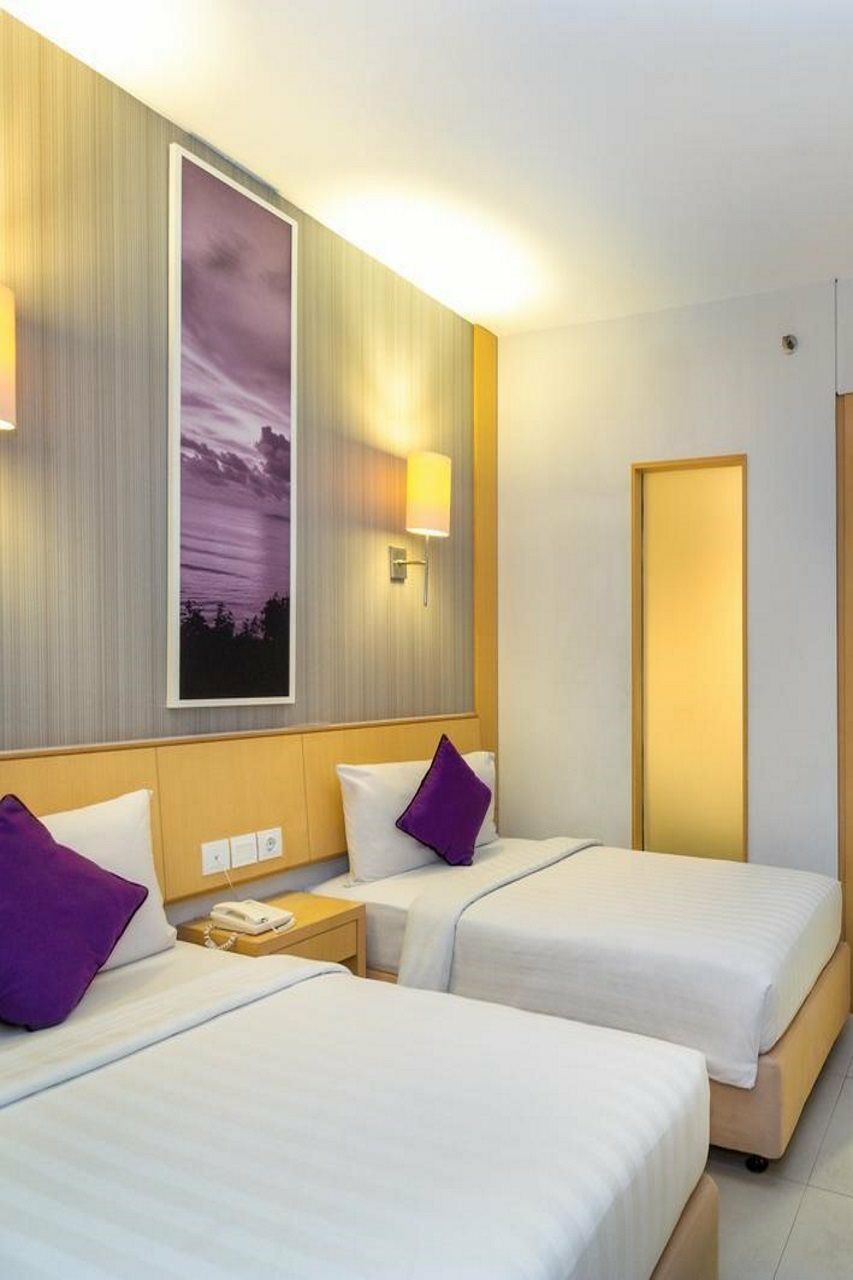 Quest Hotel Kuta By Aston Exterior photo