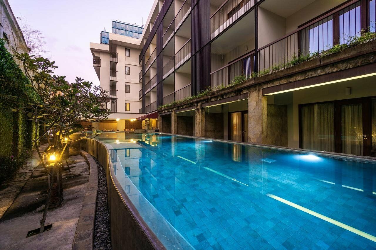 Quest Hotel Kuta By Aston Exterior photo